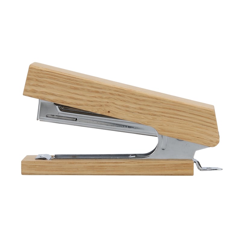 木のホッチキス 樹種：クリ（原産地：飛騨地域／天然木