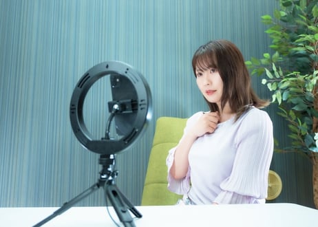 【退職後のSNS削除要請を抑制】従業員のSNS（メディア）出演に関する合意書の雛形