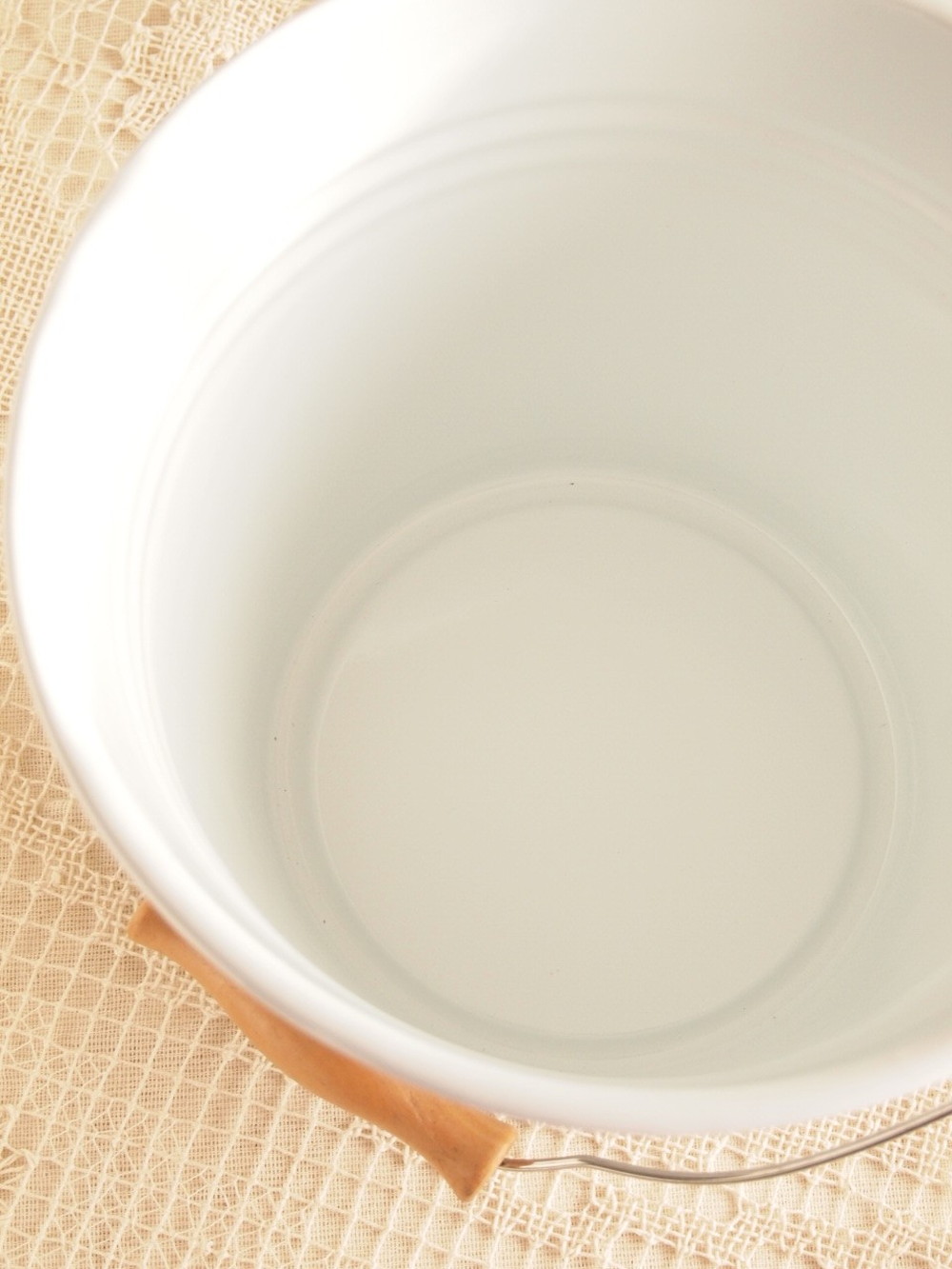 ホーロー雑貨 ホーロー ふた付きバケツ ホワイト | 雑貨屋カンフィ