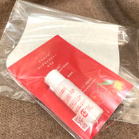 【お試し・ネックシート】首元専用「ネックシート」1枚入り＋アセローラロングモイスチャーセラム《ミニボトル》10ml／【配送】宅配便
