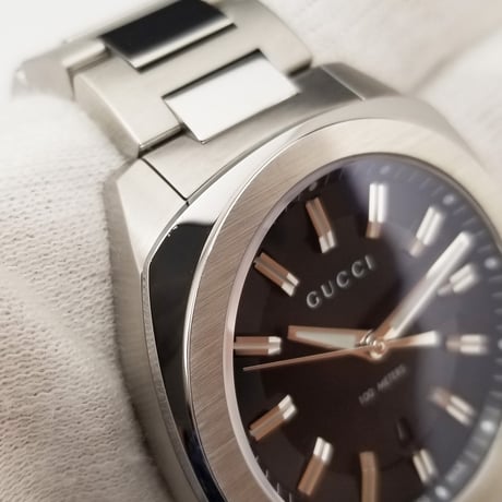 【GUCCI】美品 グッチ メンズ腕時計 クォーツ デイト YA142301 142.3 付属品あり ブラック文字盤
