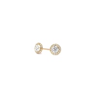 ダイヤモンド　ヘイローピアス　0.3×0.3ct［K18］