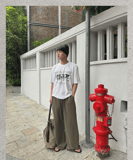グラフィックプリント オーバーサイズ コットン 半袖Tシャツ / 2color