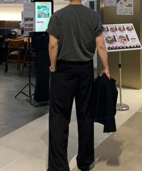 ルーズフィット コットンTシャツ