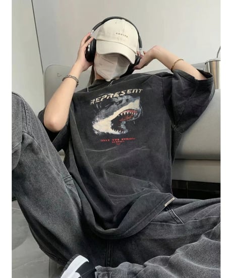 SHARK ATTACK グラフィックTシャツ / 2color