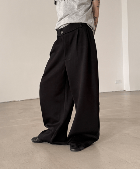 アシメデザインタックワイドストレートスラックス / 2color