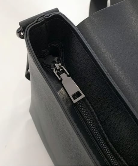 コンパクトショルダーバッグ
