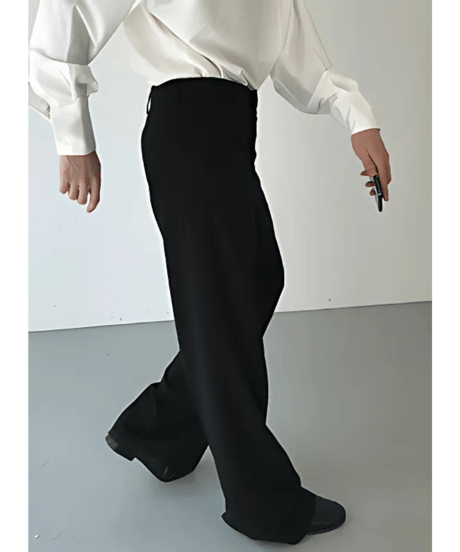 リラックスフィット ストレートスラックスパンツ