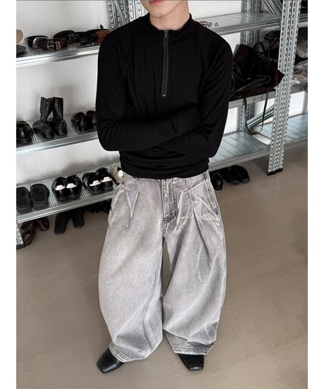 ルーズシルエット タックデニムパンツ
