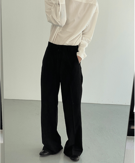 リラックスフィット ストレートスラックスパンツ