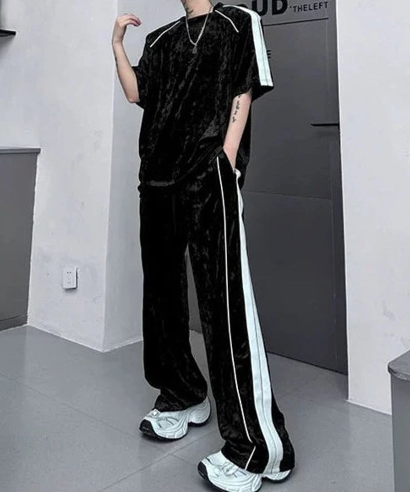 ANDMARY ベロア セットアップ 黒　新品未使用 人気】NIKE/ベロア/セットアップ - メルカリ