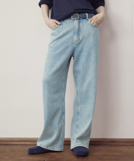 ライトウォッシュ ワイドデニムパンツ