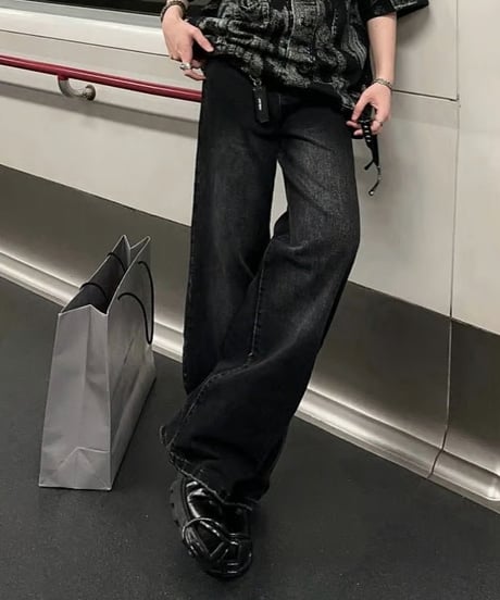 ブラックウォッシュ ワイド デニムパンツ