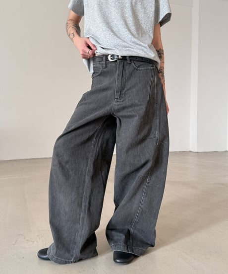 ワイドストレート フィードブラックデニムパンツ