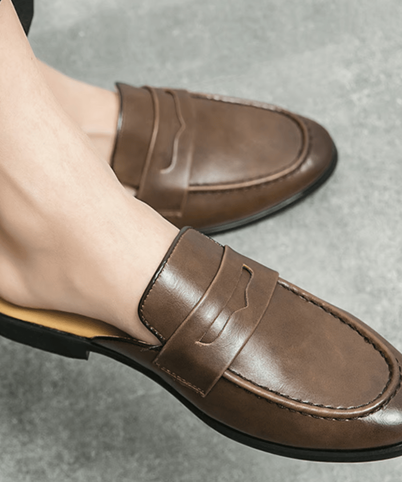 GUESS BY MARCIANOレザー ローファー 金属バックル GUESS BY MARCIANOレザー ローファー 金属バックル