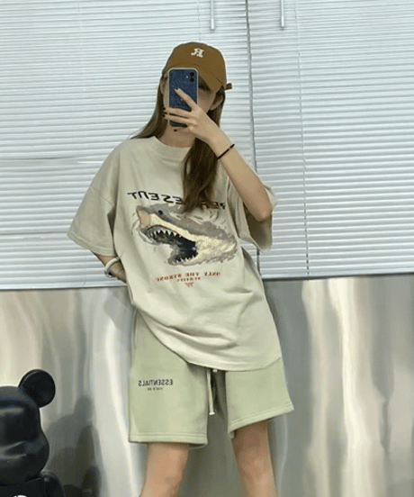 SHARK ATTACK グラフィックTシャツ / 2color