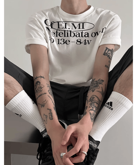 NEFELIBATA モノトーンプリントTシャツ / 2color