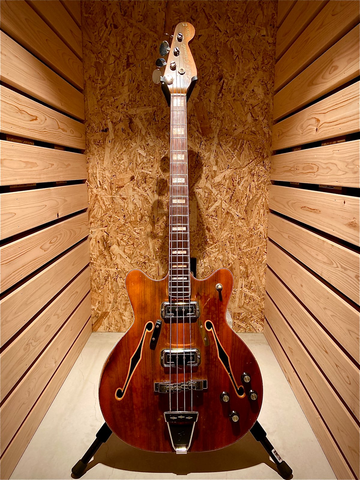 ベース Fender Modern Player Coronado Bass II Fender Modern Player Coronado Bass II - メルカリ