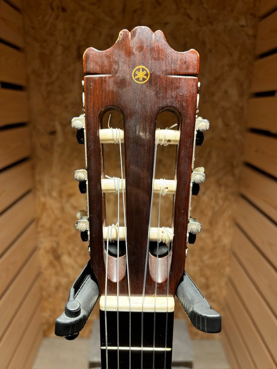 YAMAHA アコースティックギター C-150 チューニング済み スタンド付き YAMAHA C-150 | Guitarshop SOUNDNINE