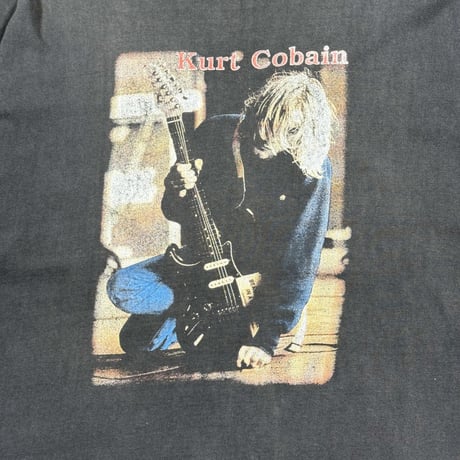 KURT COBAIN "GUITAR" DOUBLESIDE FITS LIKE X-LARGE 1616