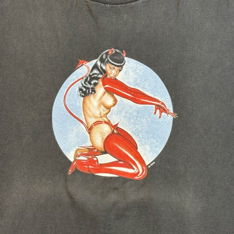 OLIVIA DE BERARDINIS "DEVIL GIRL" FASHON VICTIM X-LARGE 2629
