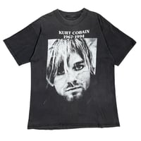 NIRVANA "KURT COBAIN MEMORIAL 1967-1994" FITS LIKE X-LARGE 583