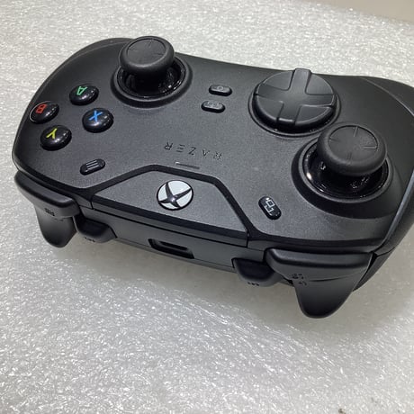 【中古】RAZER WOLVERINE V2 CHROMA