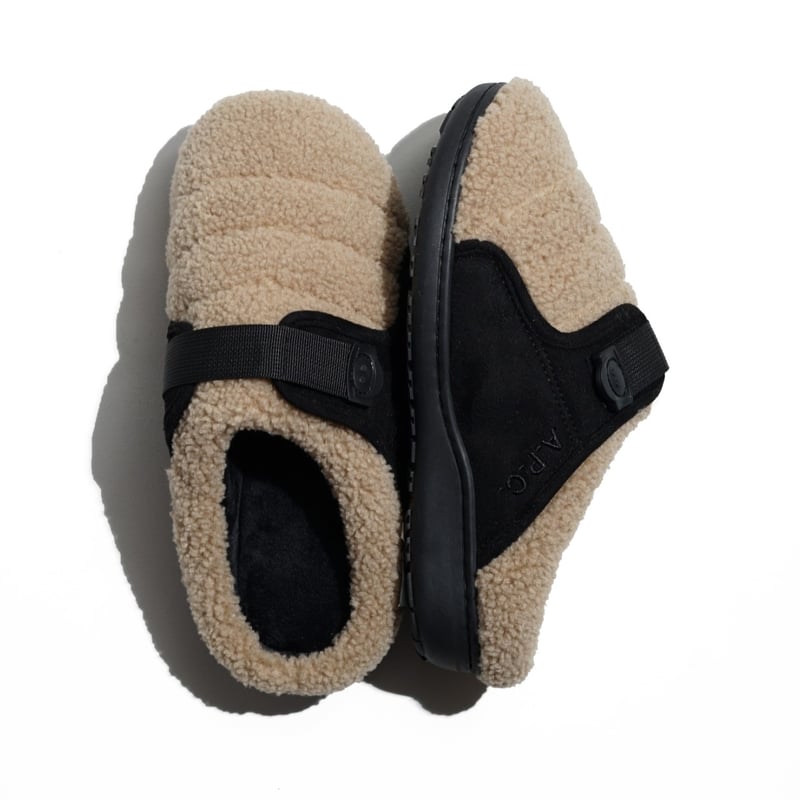 SUBU x A.P.C.キルティングサンダル A.P.Cオリジナル巾着付き A.P.C.とSUBUがカルトな”ウィンターサンダル”でコラボレーション