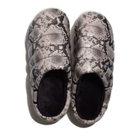 HAREMOKEMO RE:PYTHON GRAY