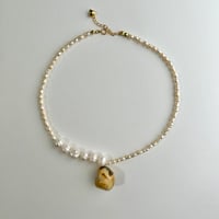yellow point necklace