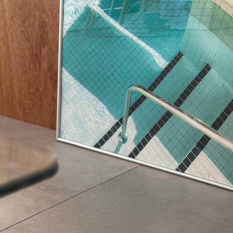 poster-03139　in the pool Silver Frame 70×50