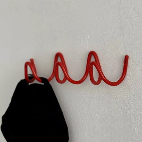 wall-03100　Loop Red 3-hook Iron