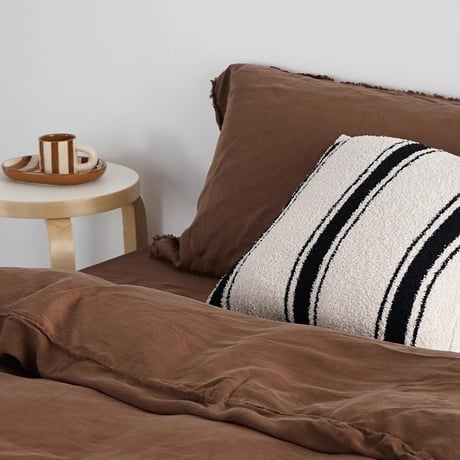 cu-03144　 White & Black Soft Pile Striped Cushion Cover