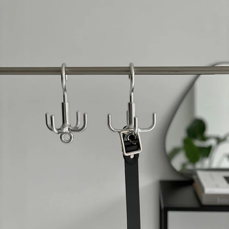 wall-03079　360° Rotating Silver Octopus Hanger Hook Two-pieces