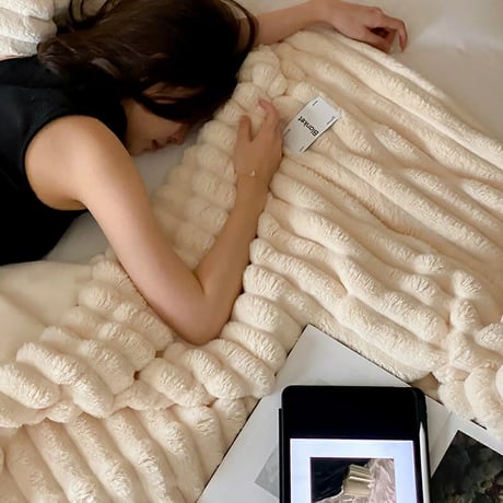 blanket-03041　Striped Rabbit Fur Blanket