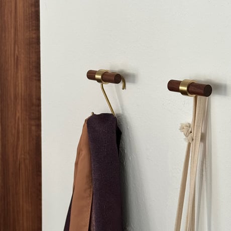 wall-03029　Walnut×Brass Hook