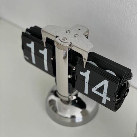 clock-03042　Stainless Steel Flip Table Clock