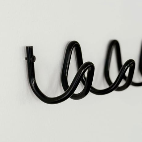 wall-03114　Loop Black 5 consecutive Hook Iron