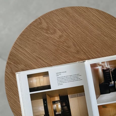 table-03185　White Oak Veneer Top Round Side Table