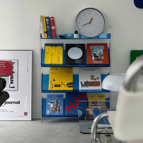 rack-03085　Bicolor Acrylic Display Magazine Rack