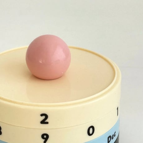 calendar-03034　Color Ball Rotating Tabletop Perpetual Calendar