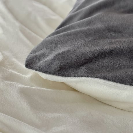 beddingsets-03130　Reversible Warm Fiber Flannel Bedding Set (White/Gray)