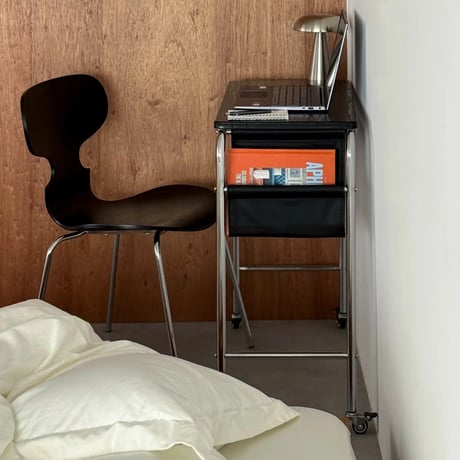 table-03192　Black Side Pocket Desk with Casters
