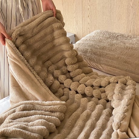 pillowcase-03014　Striped Rabbit Fur Fluffy Blanket and Pillowcase/Set of 2