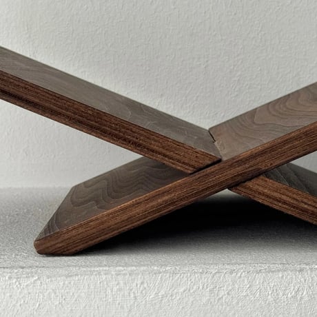 magazinerack-03042　Larch Plywood Cross Bookstand