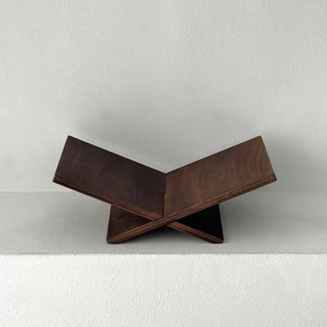 magazinerack-03042　Larch Plywood Cross Bookstand