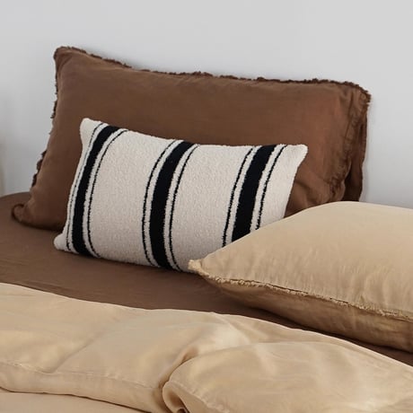 cu-03144　 White & Black Soft Pile Striped Cushion Cover