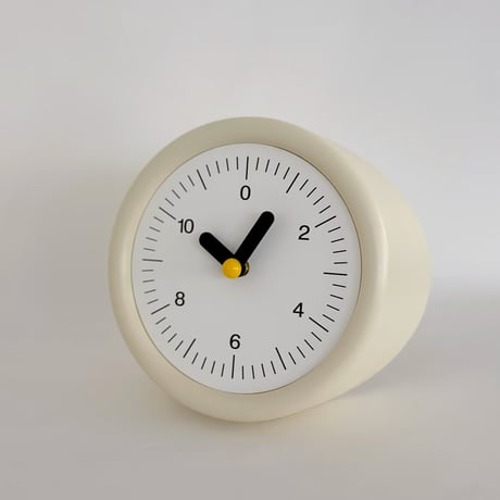 clock-03112　Cream Wall Clock For Corners only Silent