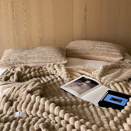 pillowcase-03014　Striped Rabbit Fur Fluffy Blanket and Pillowcase/Set of 2