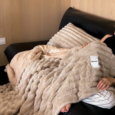 blanket-03041　Striped Rabbit Fur Blanket